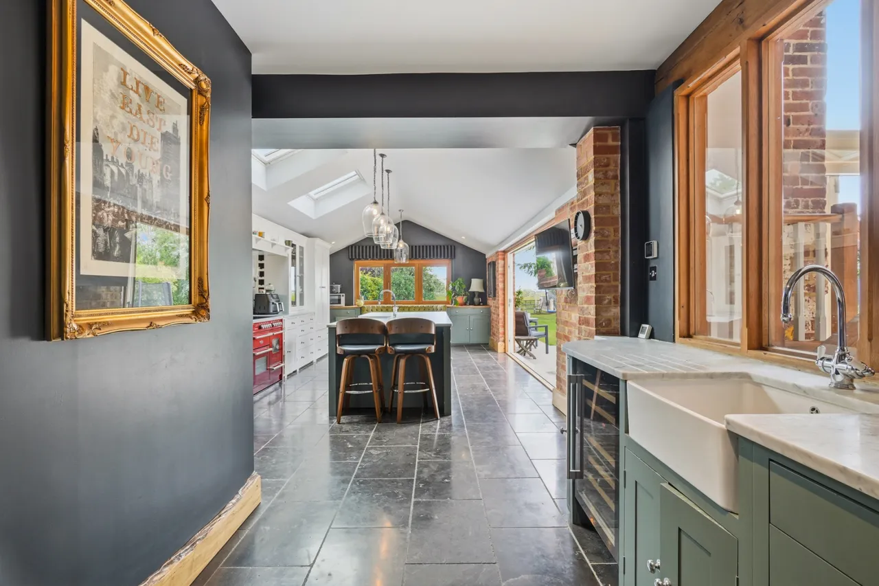 Burton Barns, Burton End, CM24, photo 12