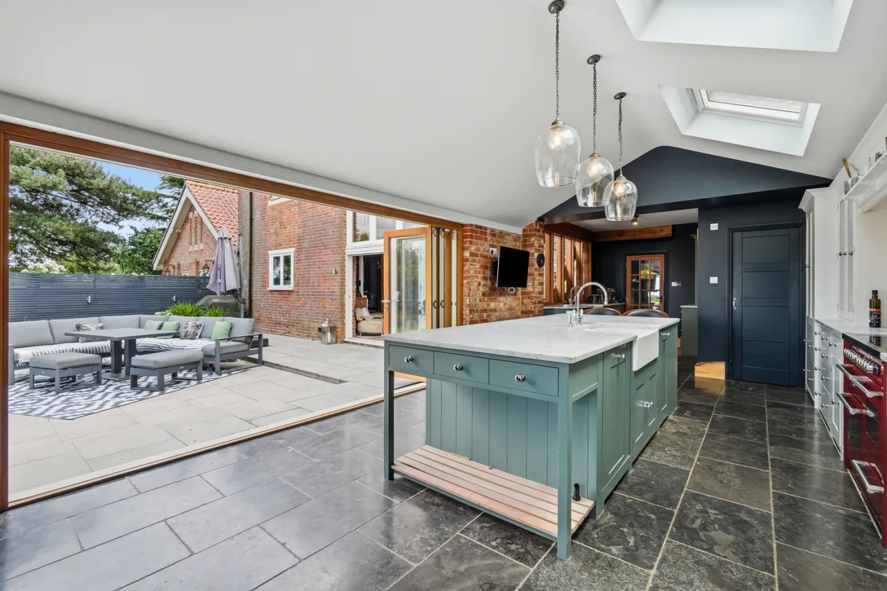 Burton Barns, Burton End, CM24, photo 13
