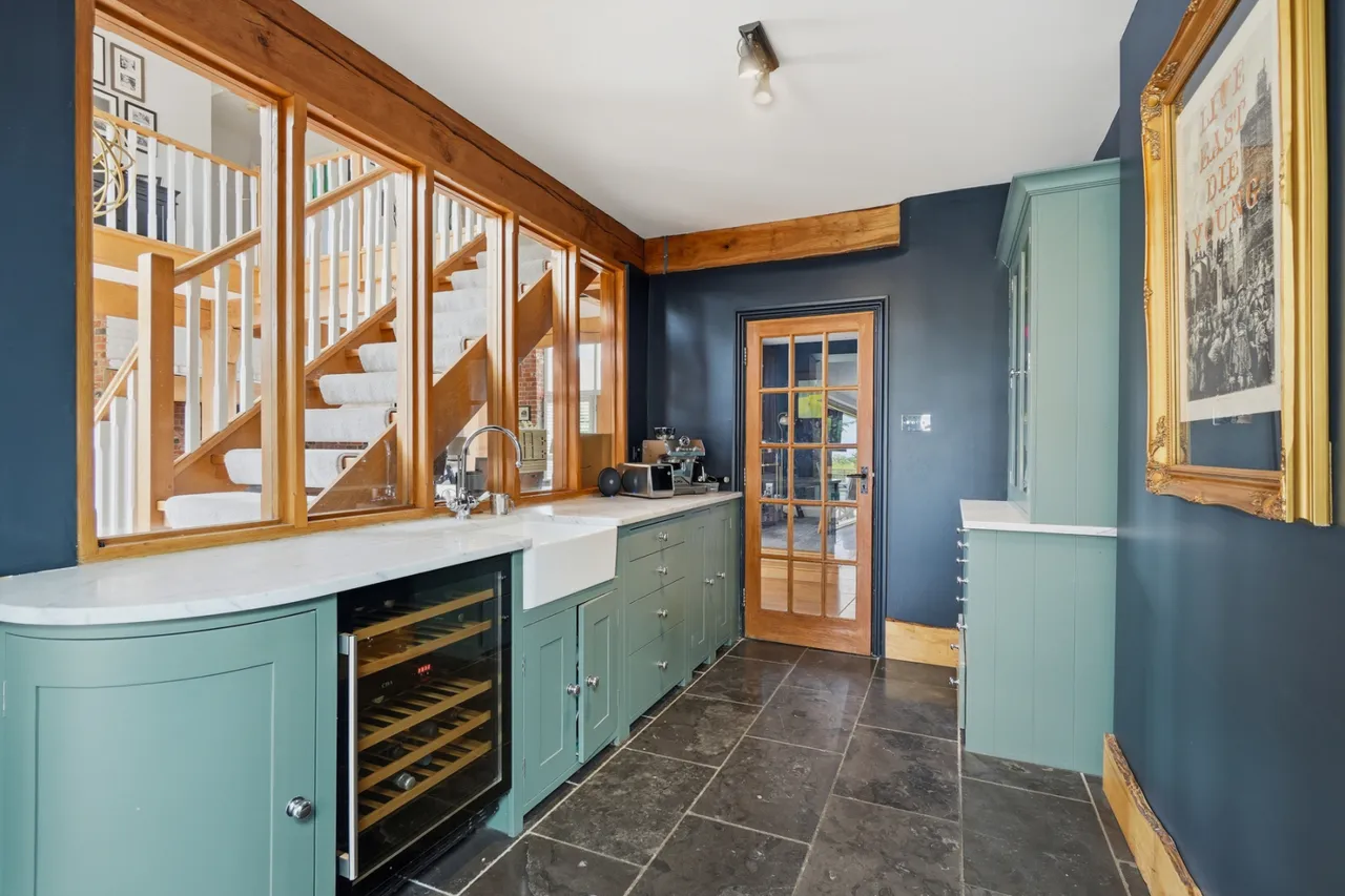 Burton Barns, Burton End, CM24, photo 14
