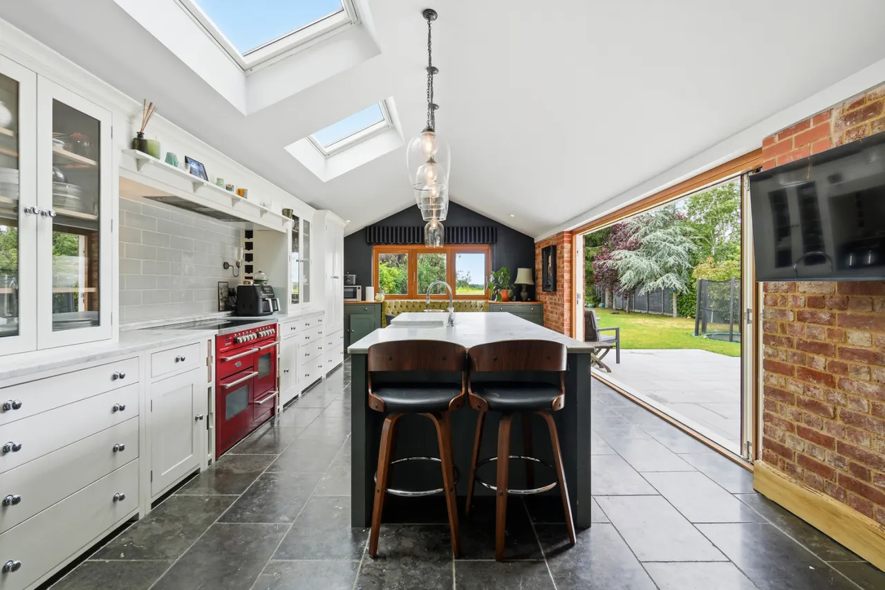 Burton Barns, Burton End, CM24, photo 10
