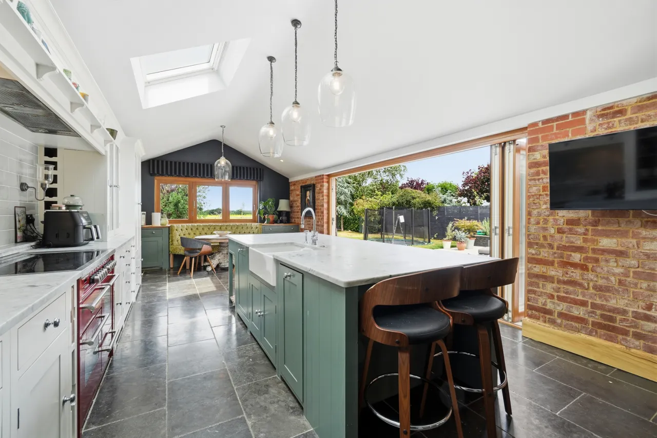 Burton Barns, Burton End, CM24, photo 11