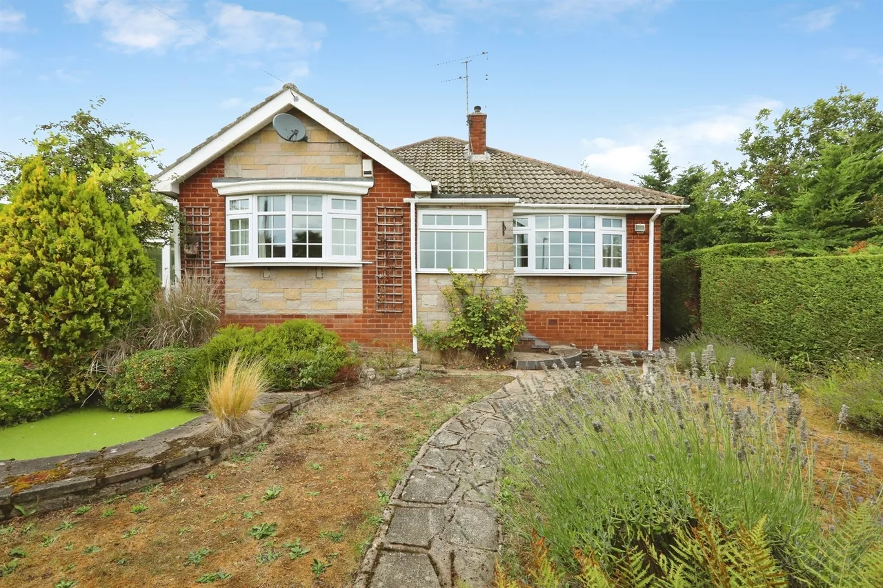 3 bed house for sale — Maple Grove, Bawtry, DONCASTER