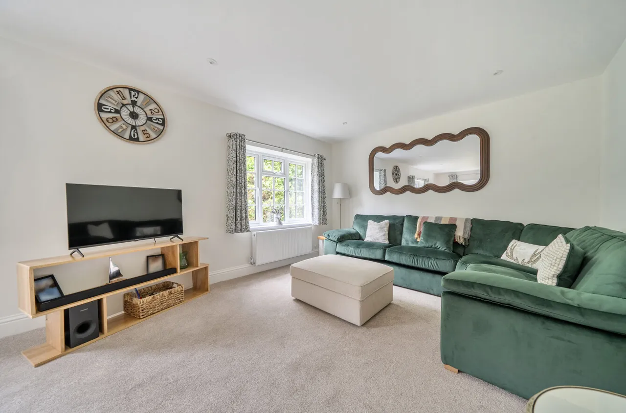 Wilderwick Road, East Grinstead, Surrey, RH19 3NS, photo 2