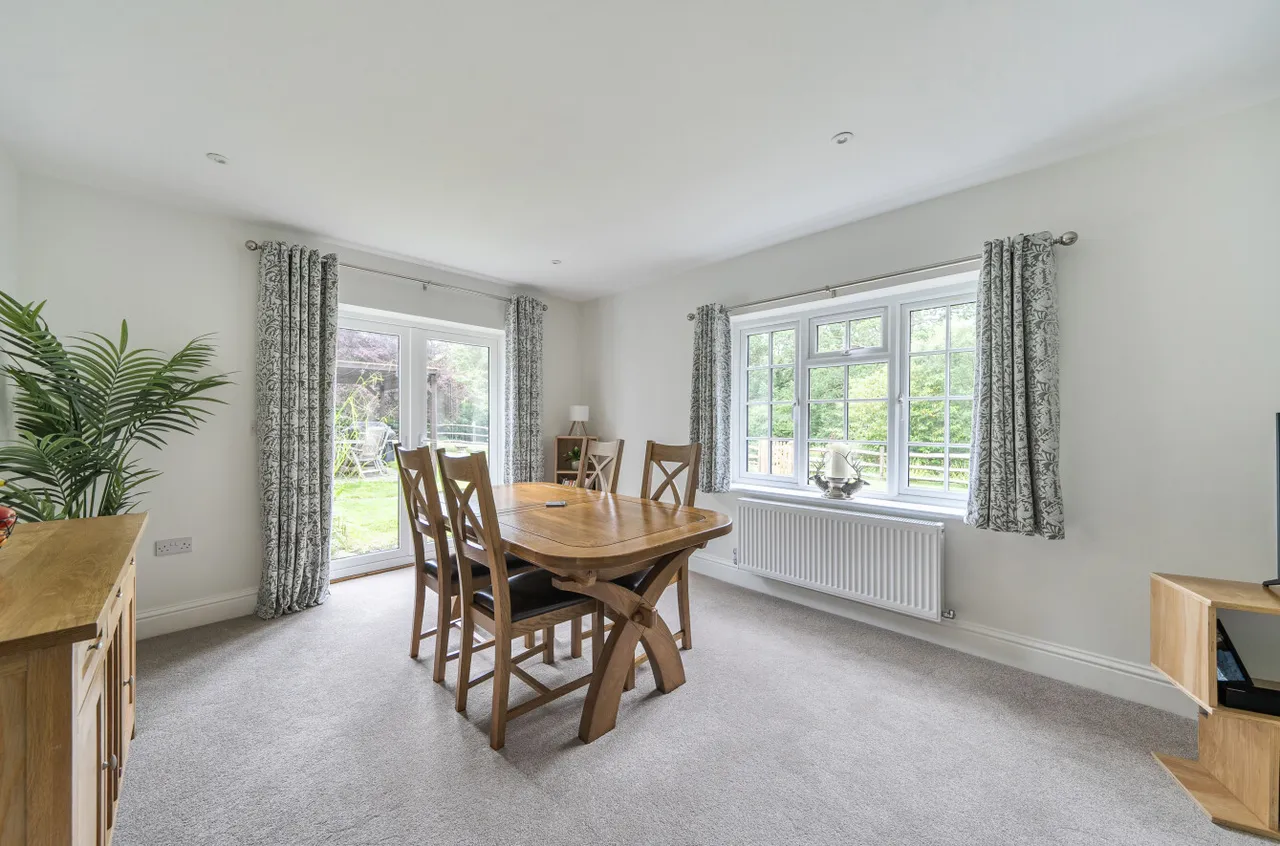 Wilderwick Road, East Grinstead, Surrey, RH19 3NS, photo 3