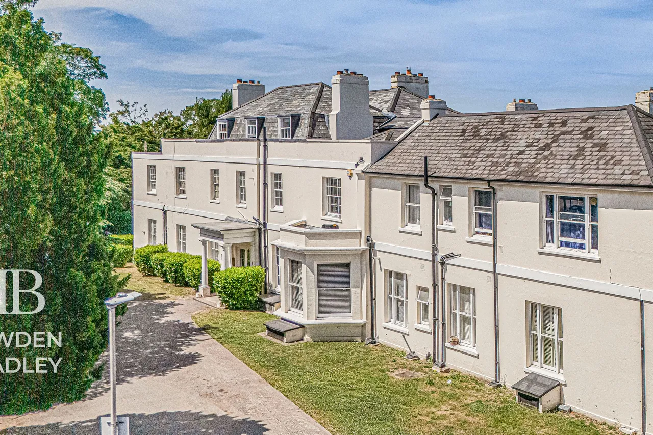 1 bed flat for sale — Chigwell Road, Thurlby House, IG8
