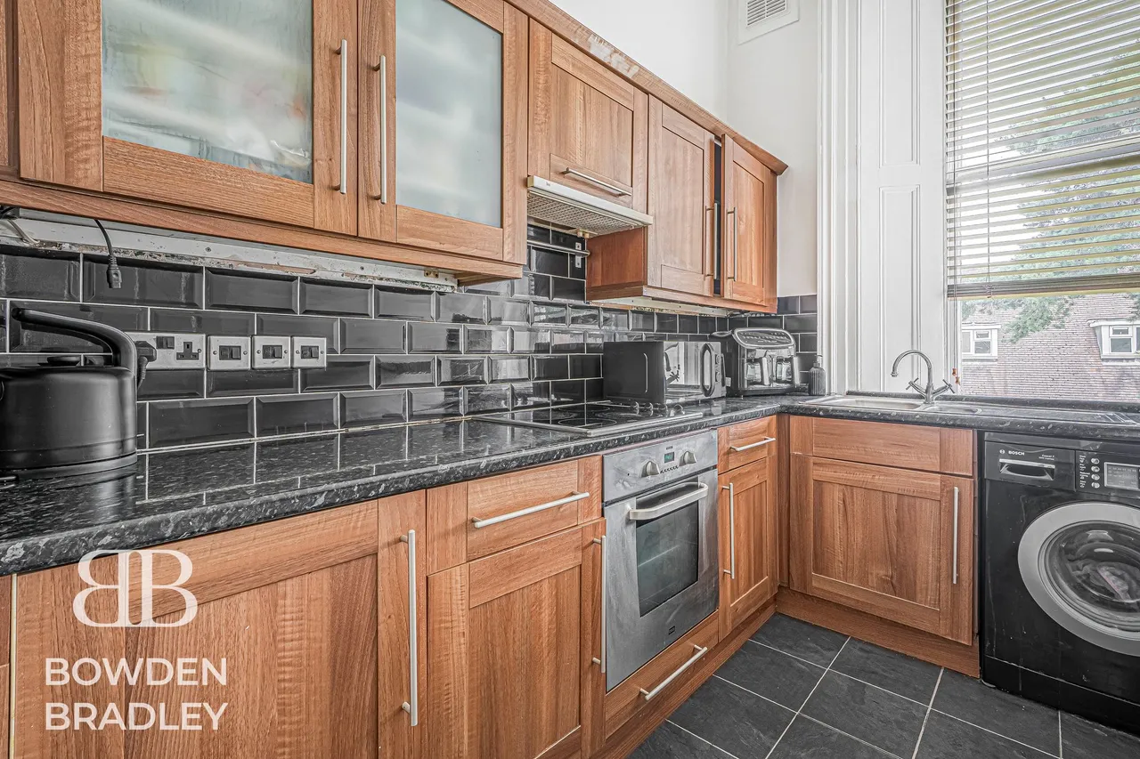 Chigwell Road, Thurlby House, IG8, photo 5
