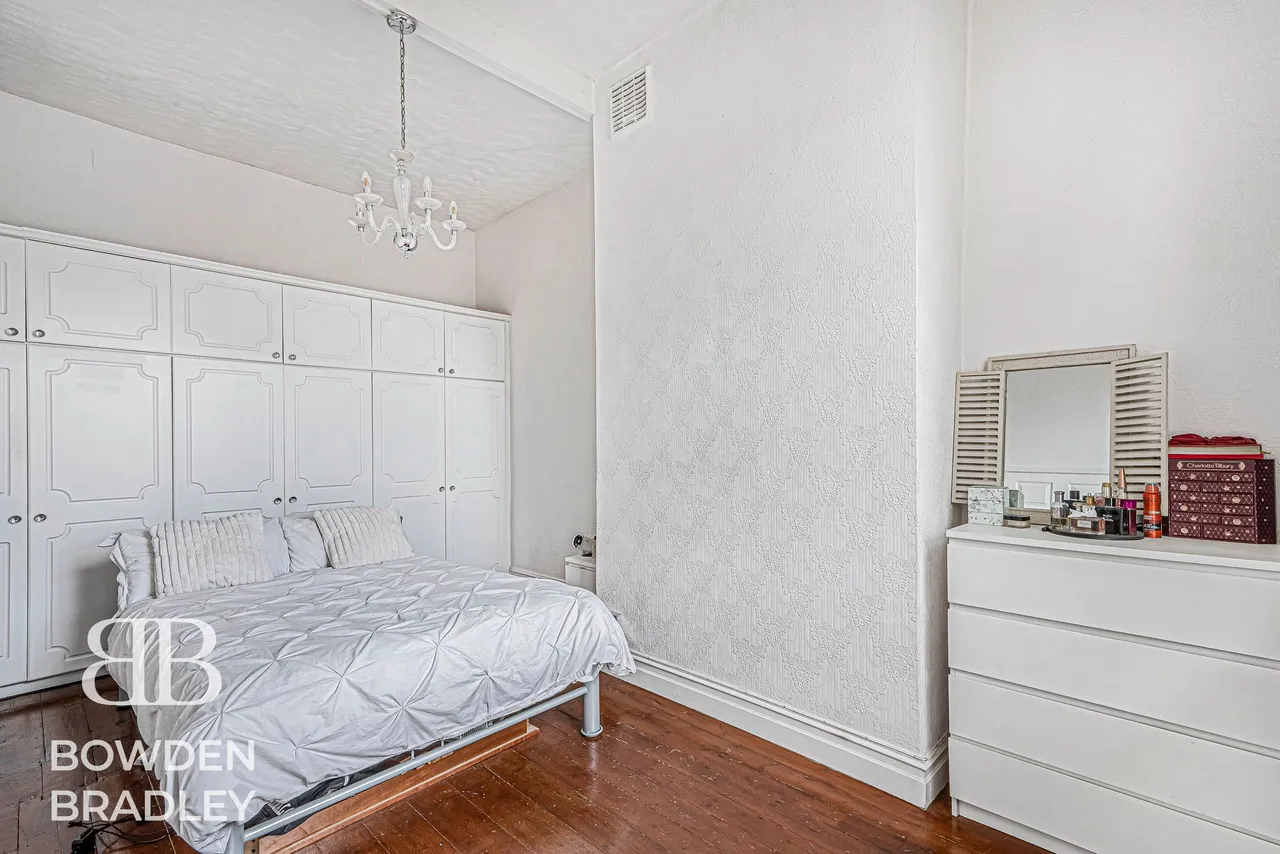 Chigwell Road, Thurlby House, IG8, photo 10