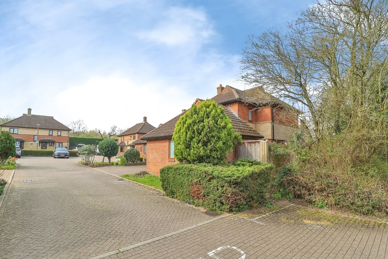 Oakley Gardens, Downhead Park, Milton Keynes, Buckinghamshire, MK15, photo 20