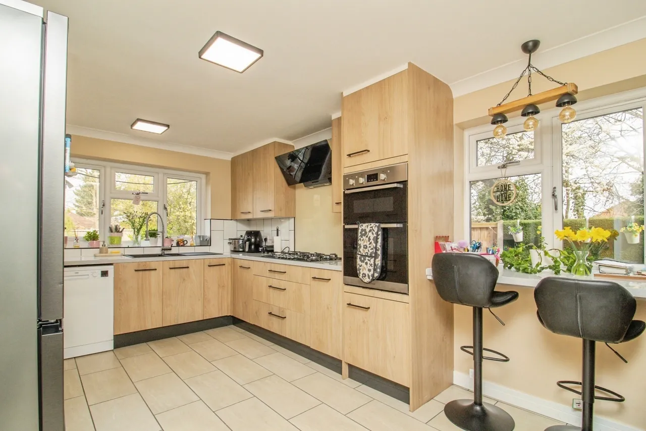 Oakley Gardens, Downhead Park, Milton Keynes, Buckinghamshire, MK15, photo 4