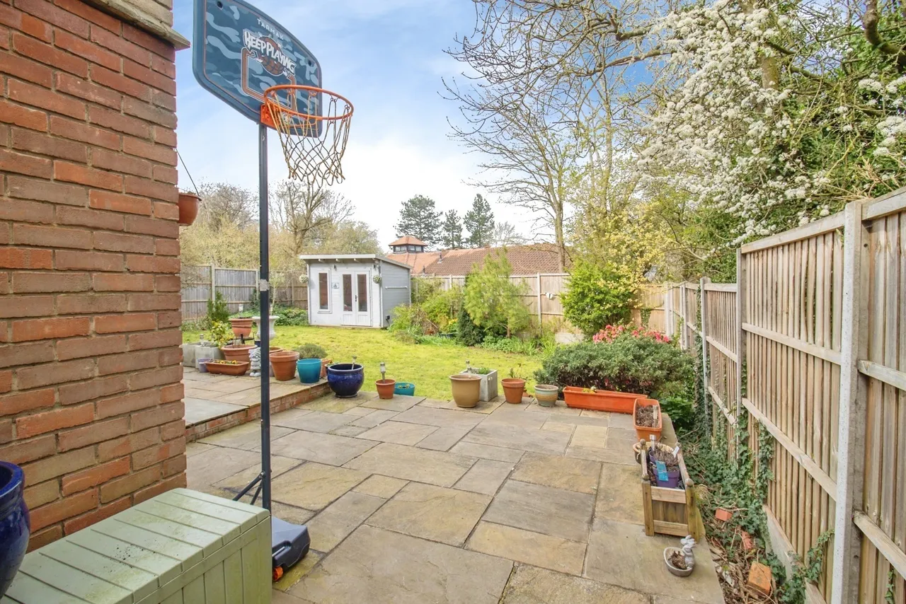Oakley Gardens, Downhead Park, Milton Keynes, Buckinghamshire, MK15, photo 19
