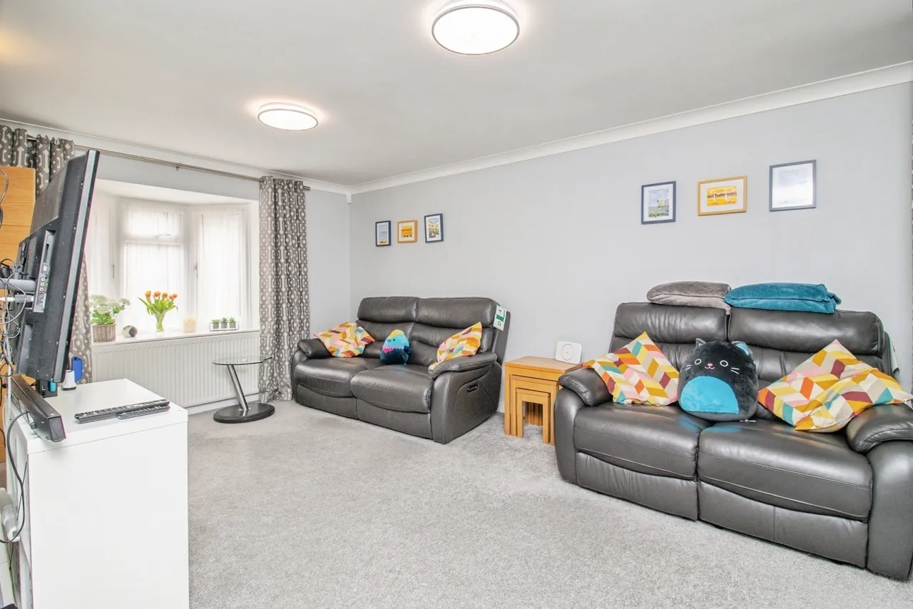 Oakley Gardens, Downhead Park, Milton Keynes, Buckinghamshire, MK15, photo 9