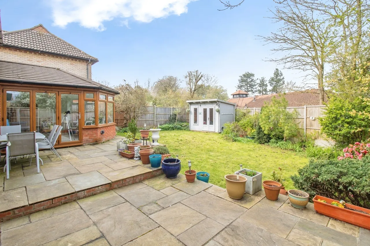 Oakley Gardens, Downhead Park, Milton Keynes, Buckinghamshire, MK15, photo 18