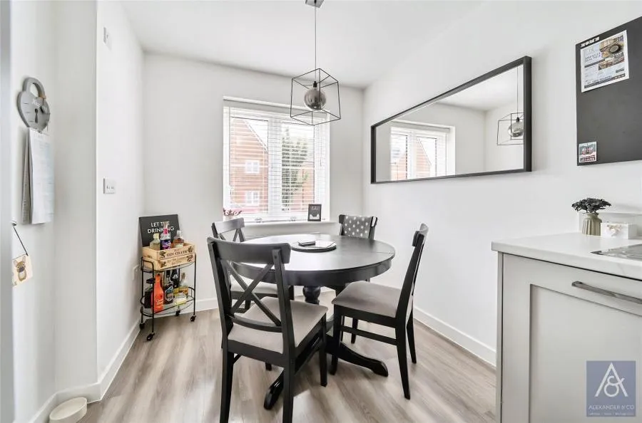 Homestead Lane, Steeple Claydon, MK18, photo 6