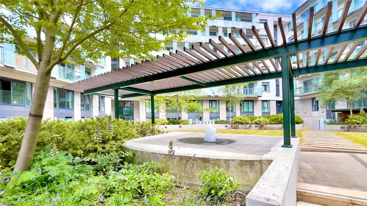 Empire Way, Wembley, HA9, photo 4