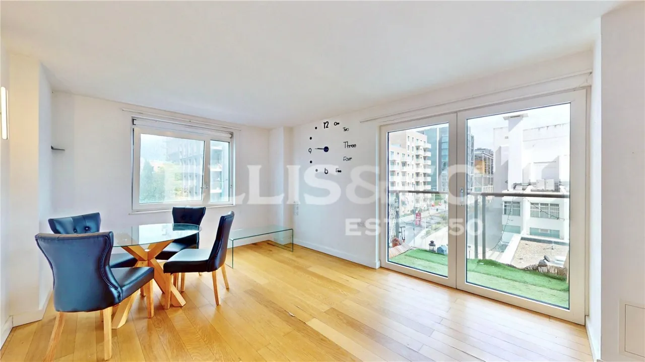 2 bed flat to rent, Empire Way, Wembley, HA9
