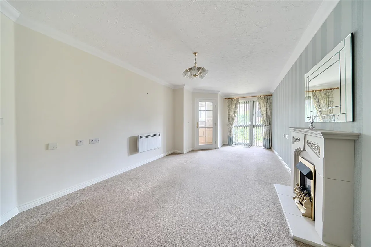Padnell Road, Cowplain, PO8, photo 6