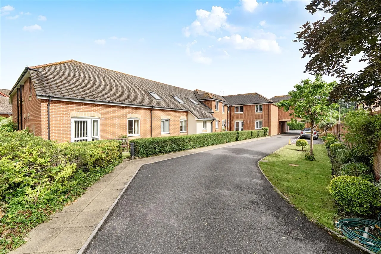 Padnell Road, Cowplain, PO8, photo 16
