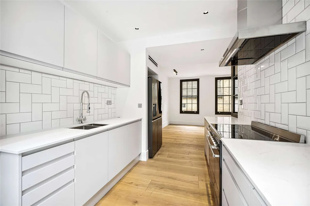 Dukes Lane, London, W8 4JL, photo 2