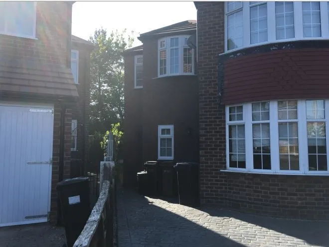 2 bed flat to rent — Cranston Grove, SK8
