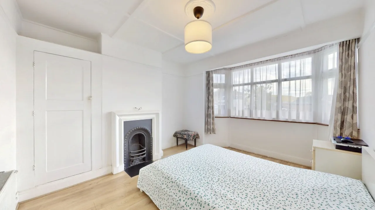 Priory Gardens, London, W5, photo 23