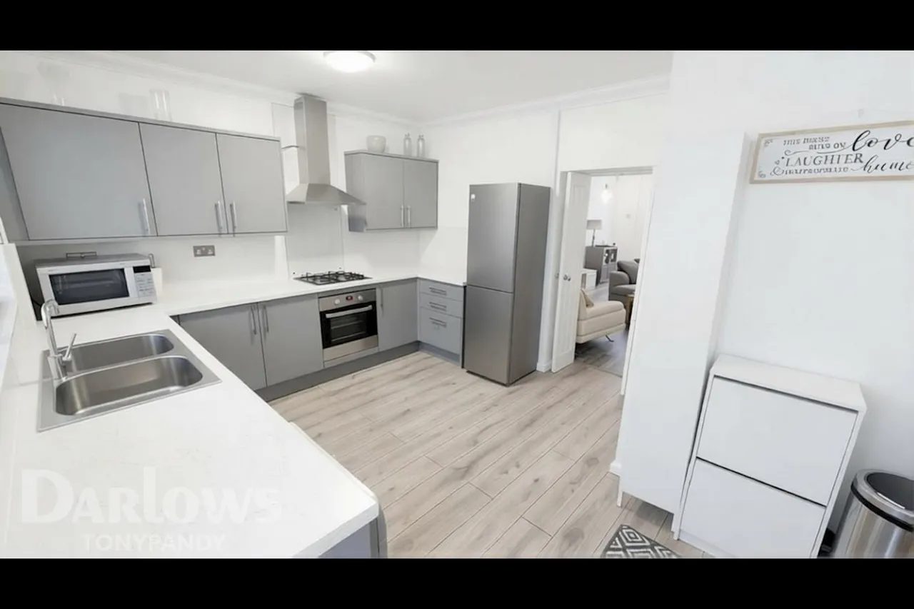 Court Street, Blaenclydach, CF40, photo 10