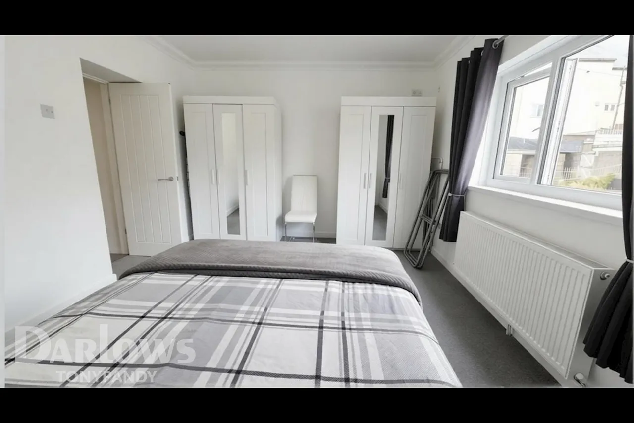 Court Street, Blaenclydach, CF40, photo 17