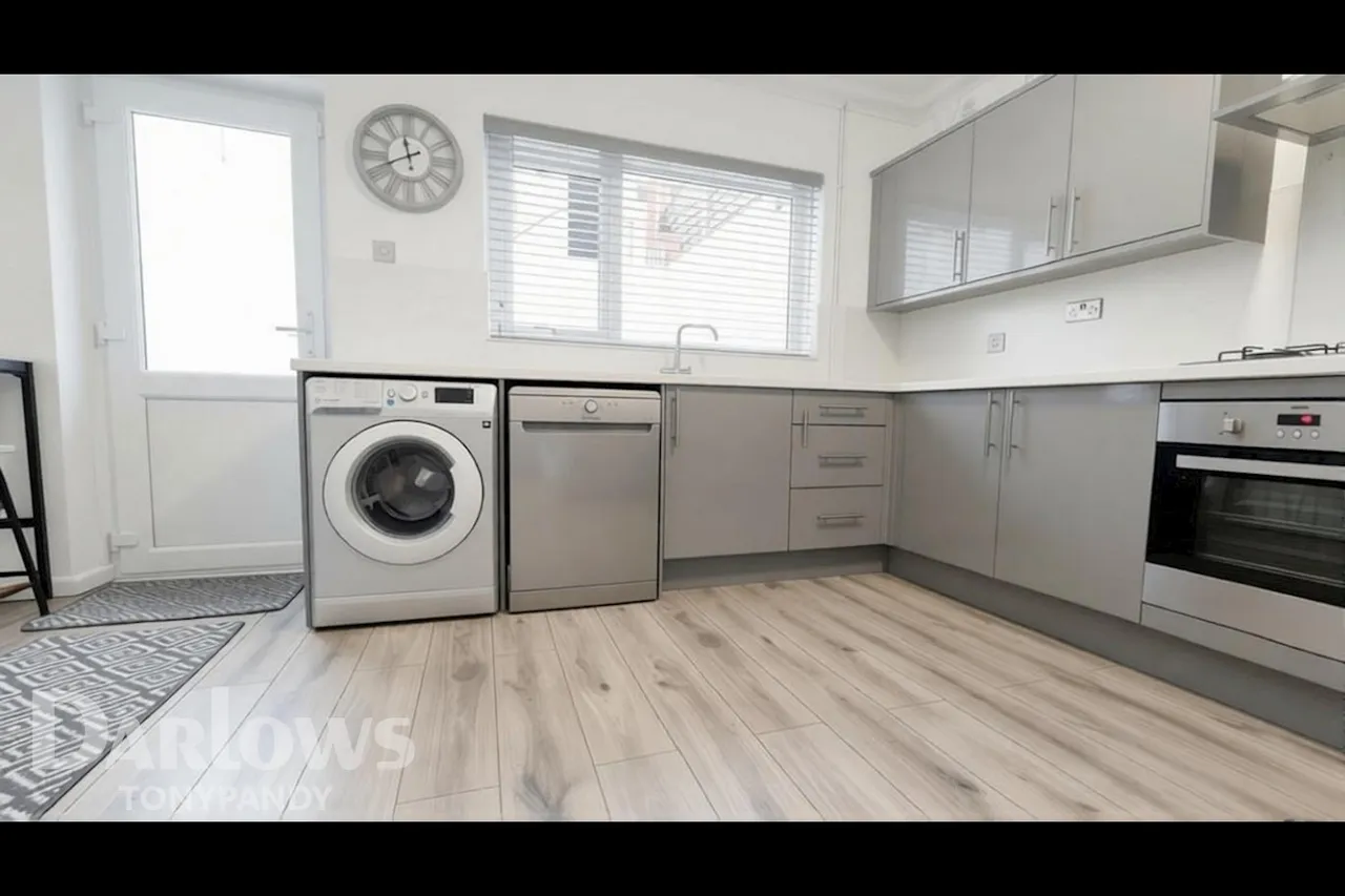 Court Street, Blaenclydach, CF40, photo 8