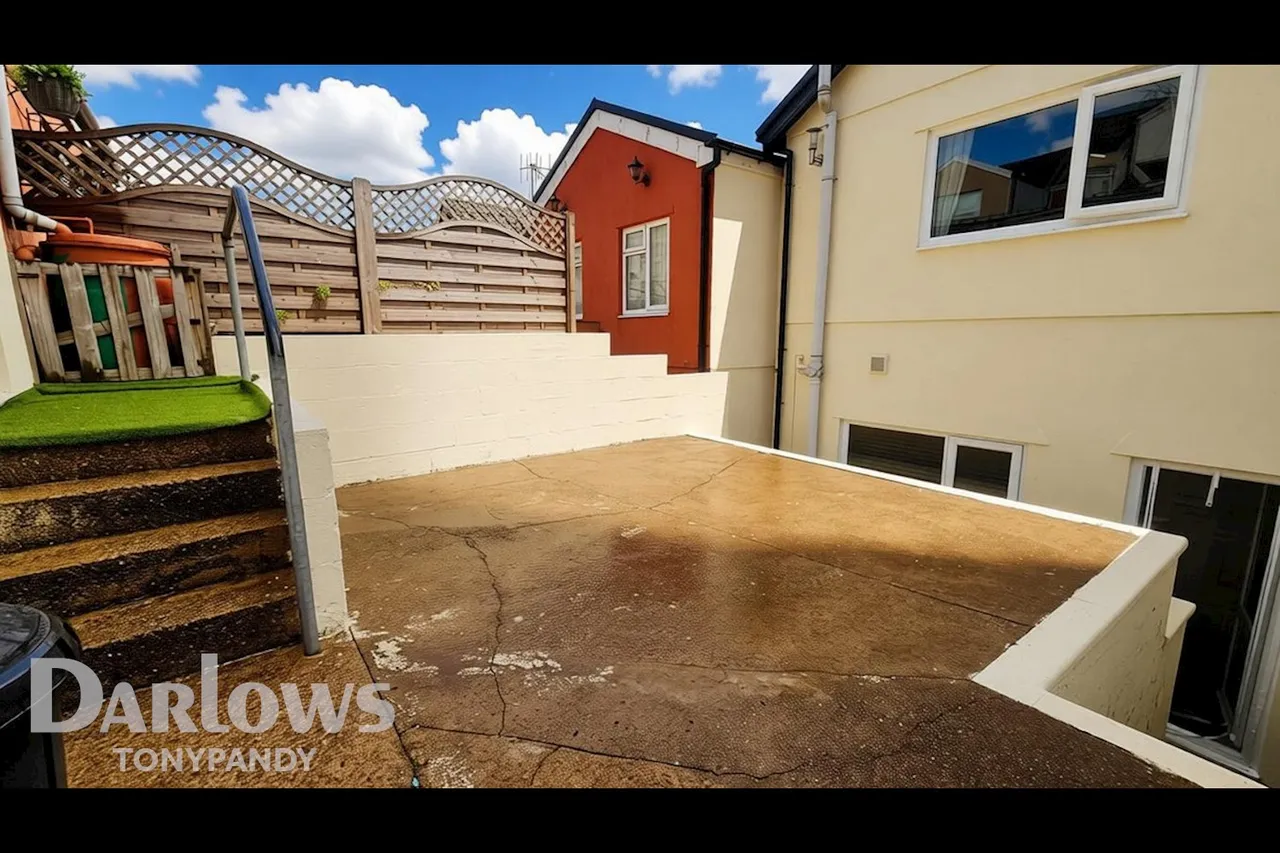 Court Street, Blaenclydach, CF40, photo 27