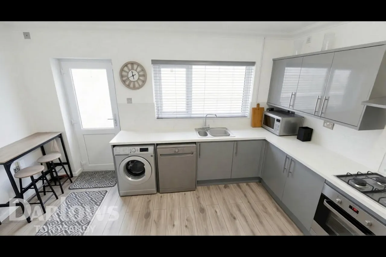 Court Street, Blaenclydach, CF40, photo 13