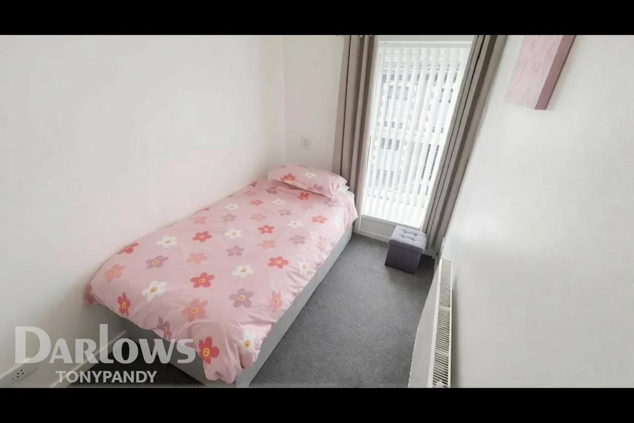 Court Street, Blaenclydach, CF40, photo 23