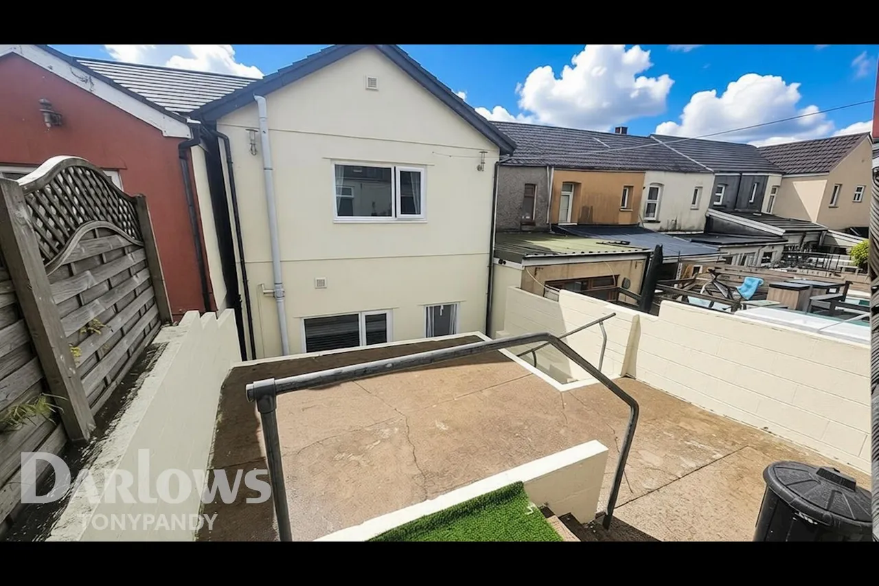 Court Street, Blaenclydach, CF40, photo 25