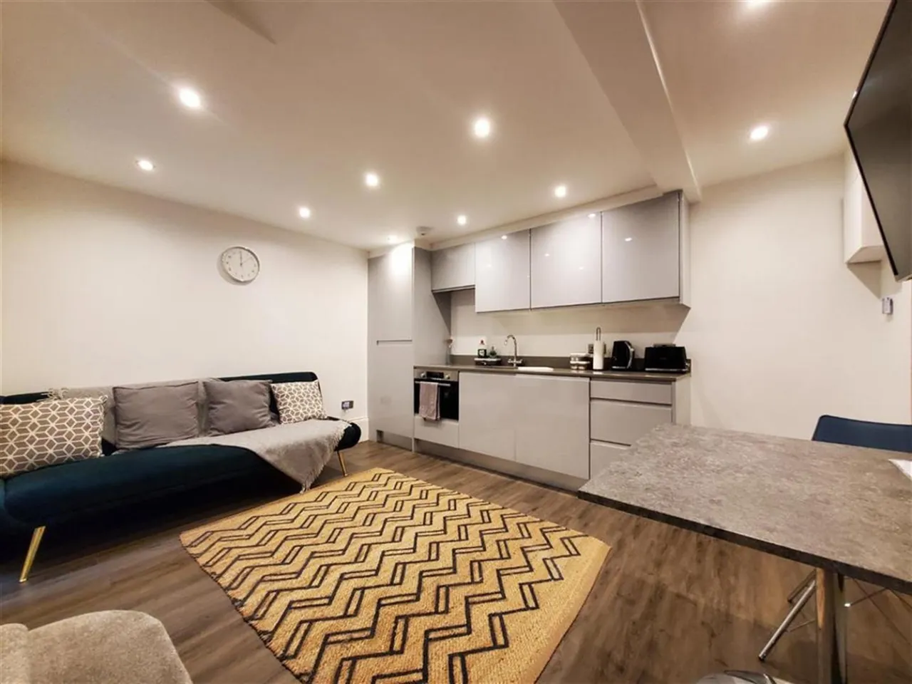 2 bed flat to rent, Friar Street, Reading, RG1