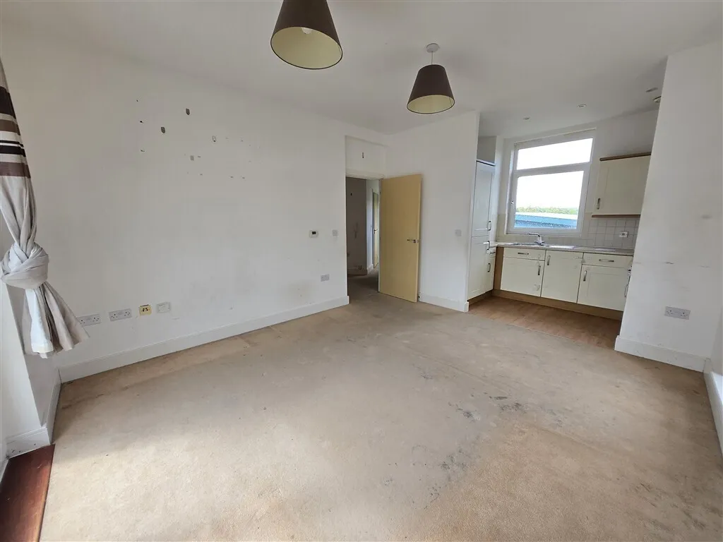 Burrage Road, Redhill, RH1, photo 4