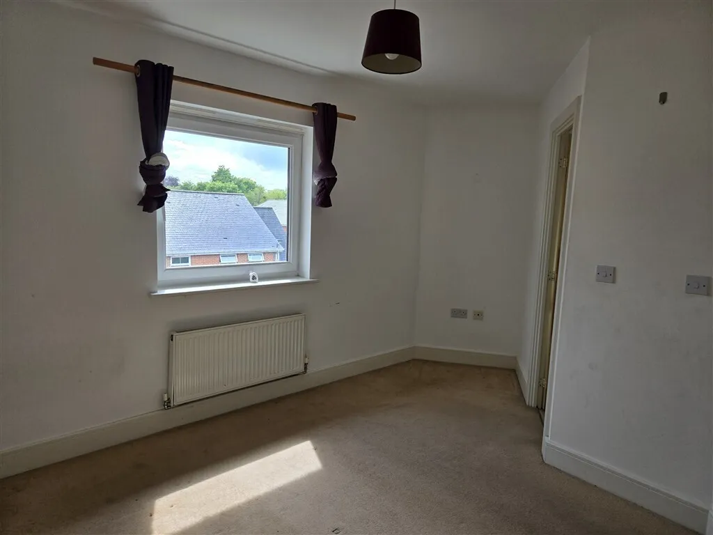 Burrage Road, Redhill, RH1, photo 6