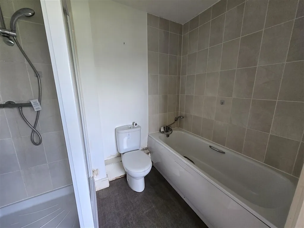 Burrage Road, Redhill, RH1, photo 9