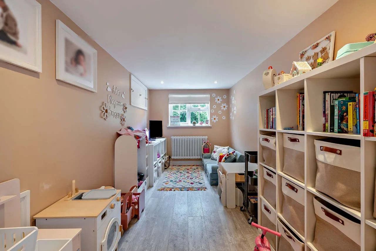 Ayres Lane, Burghclere, Newbury, Berkshire, RG20 9HG, photo 10
