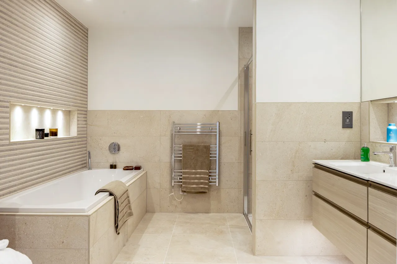 Kingston Hill, Kingston Upon Thames, KT2, photo 11
