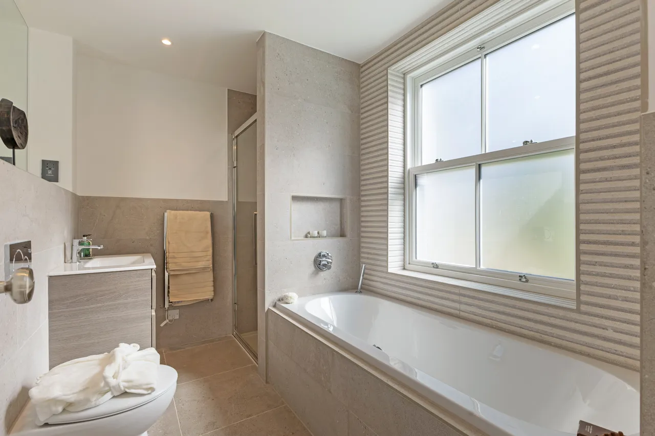 Kingston Hill, Kingston Upon Thames, KT2, photo 14
