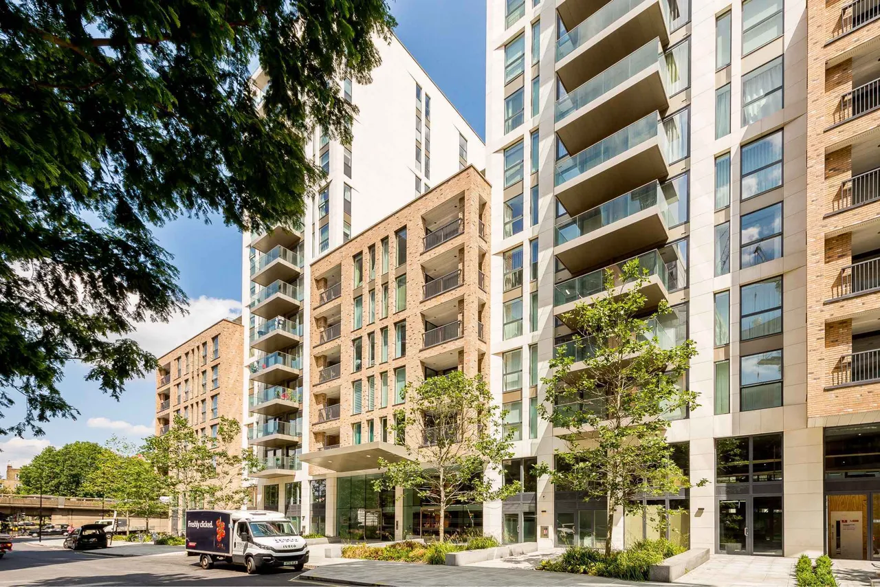 2 bed flat for sale — Hermitage Street, London, W2