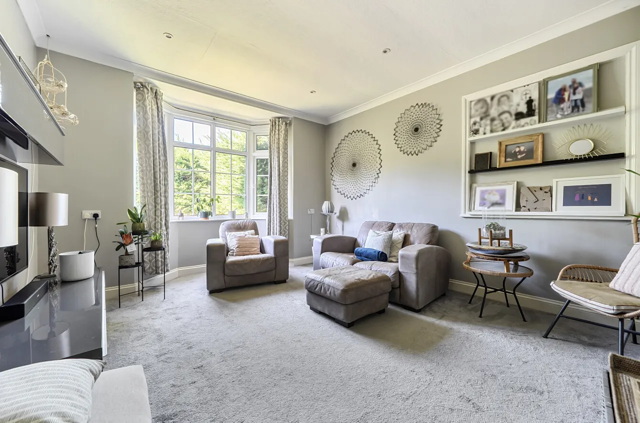 Upper Manor Road, Farncombe, GU7, photo 6