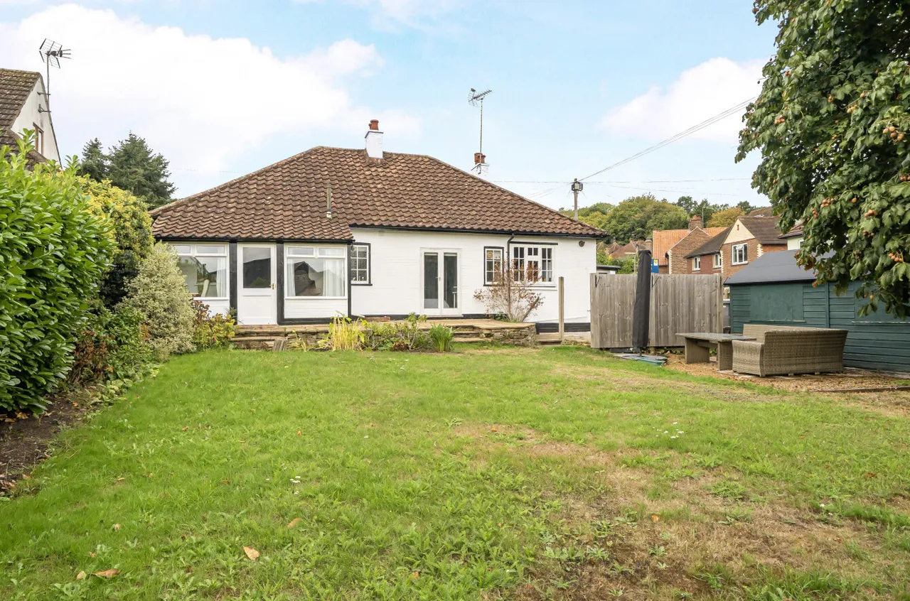 4 bed house for sale, Upper Manor Road, Farncombe, GU7