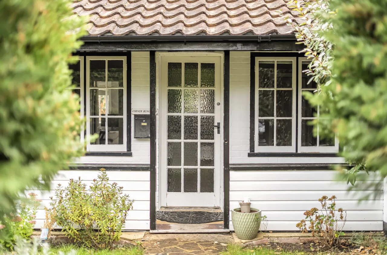 Upper Manor Road, Farncombe, GU7, photo 5