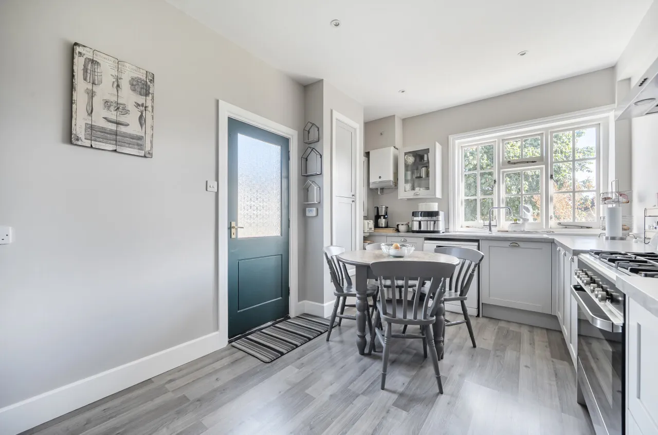 Upper Manor Road, Farncombe, GU7, photo 10