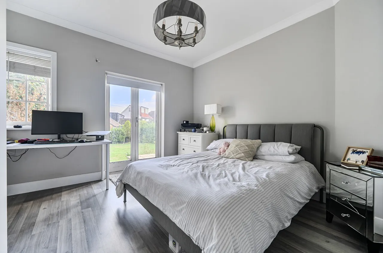 Upper Manor Road, Farncombe, GU7, photo 13