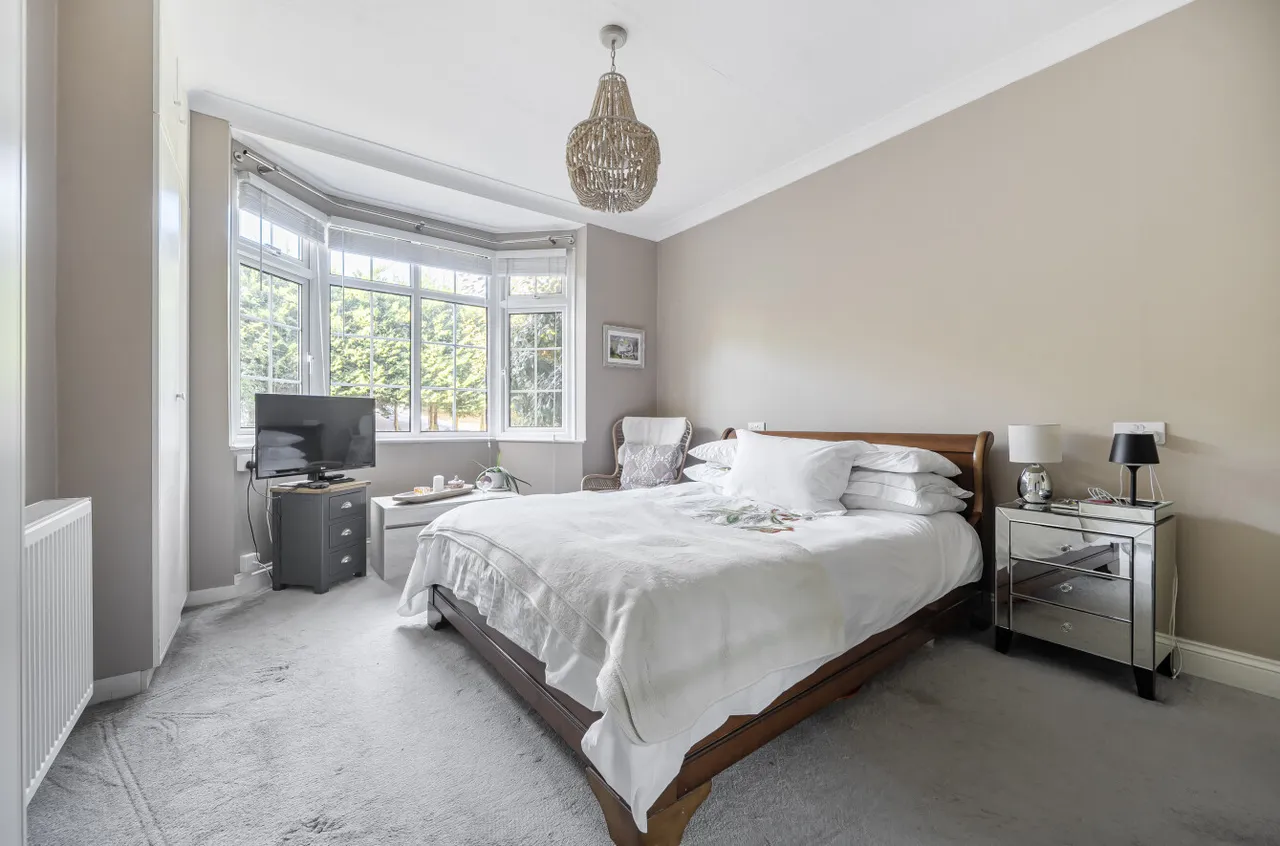 Upper Manor Road, Farncombe, GU7, photo 11