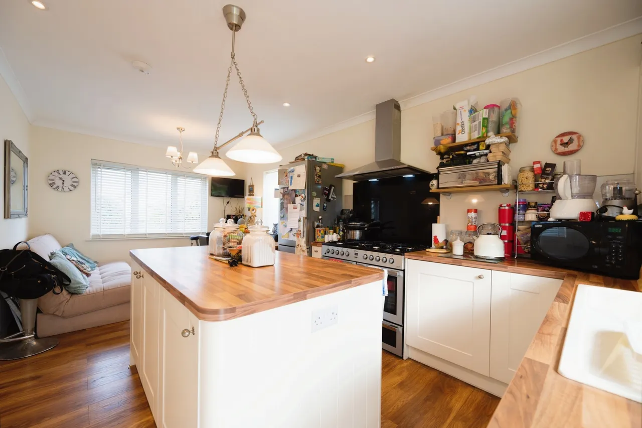Wheatlands Avenue, Hayling Island, PO11, photo 7