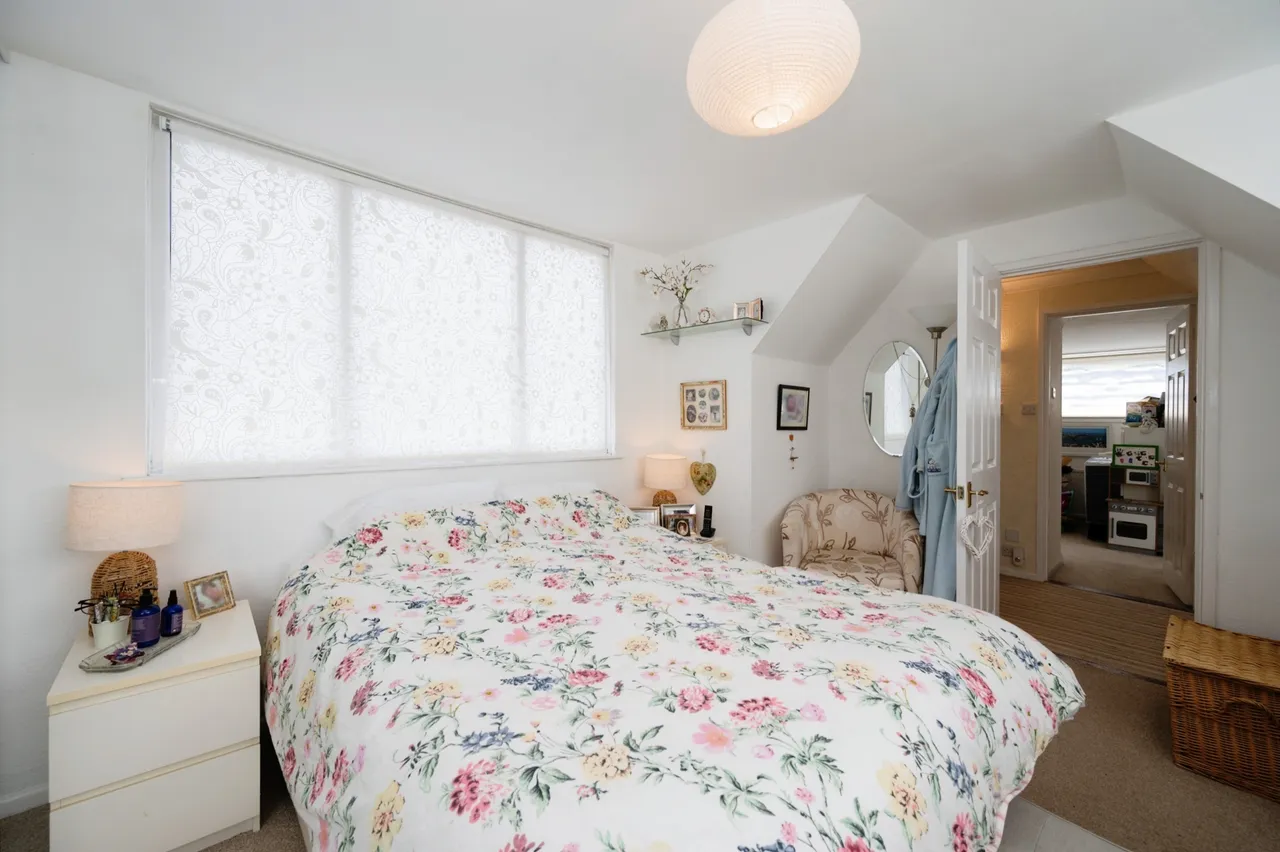 Wheatlands Avenue, Hayling Island, PO11, photo 9