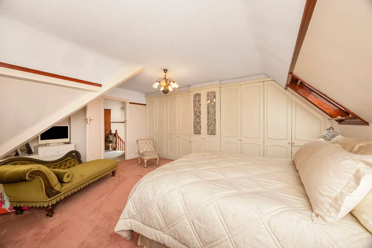 Marlborough Drive, Ilford, Essex, IG5 0JN, photo 17
