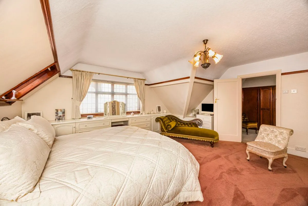 Marlborough Drive, Ilford, Essex, IG5 0JN, photo 16