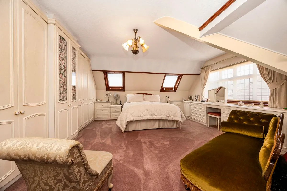 Marlborough Drive, Ilford, Essex, IG5 0JN, photo 14